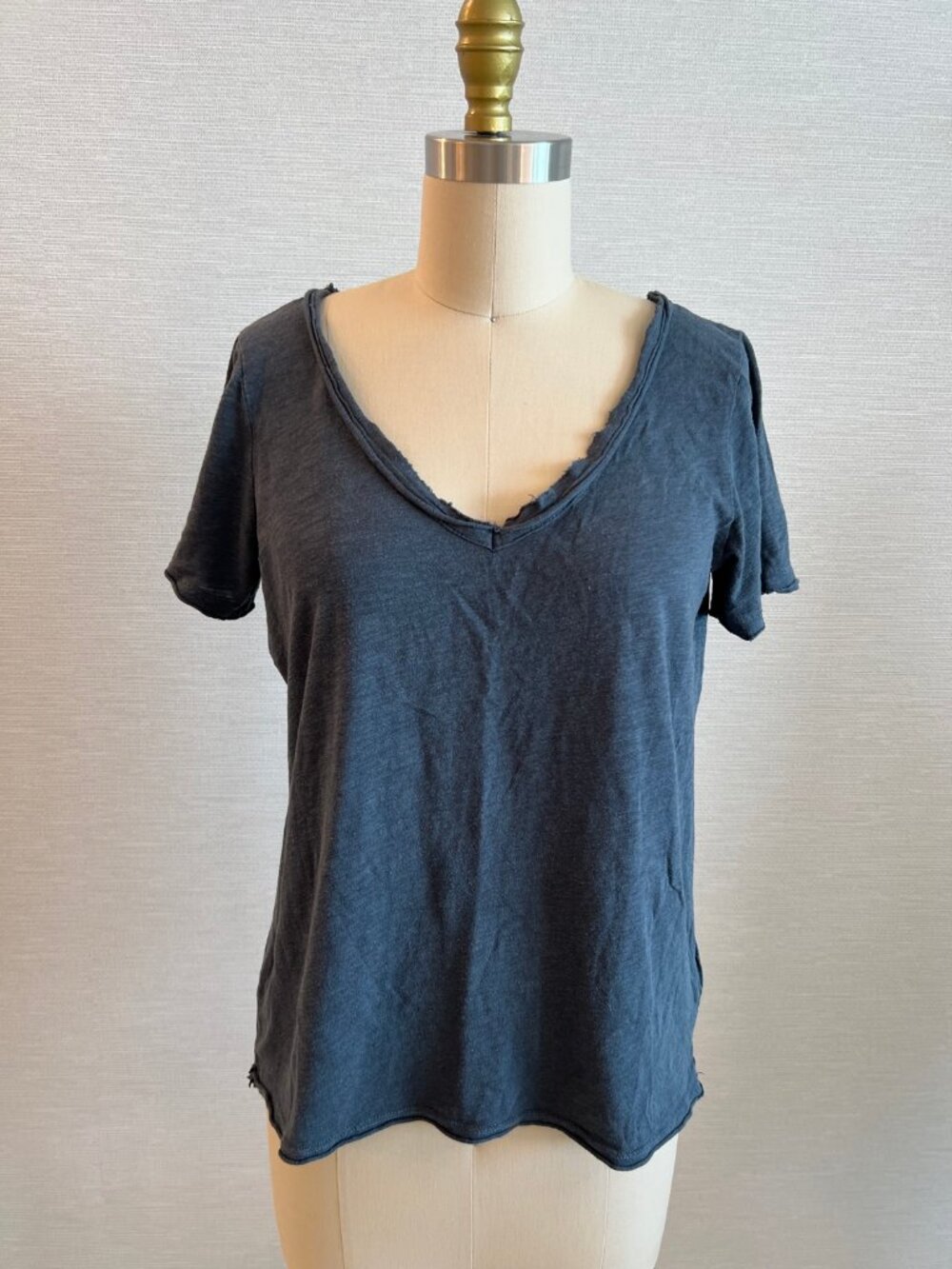 Chaser Charcoal Gray V-Neck Convertible Open Back Tee Raw Edge S
